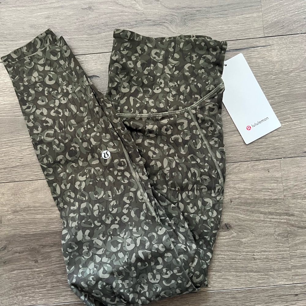 Lululemon Base Pace 25”